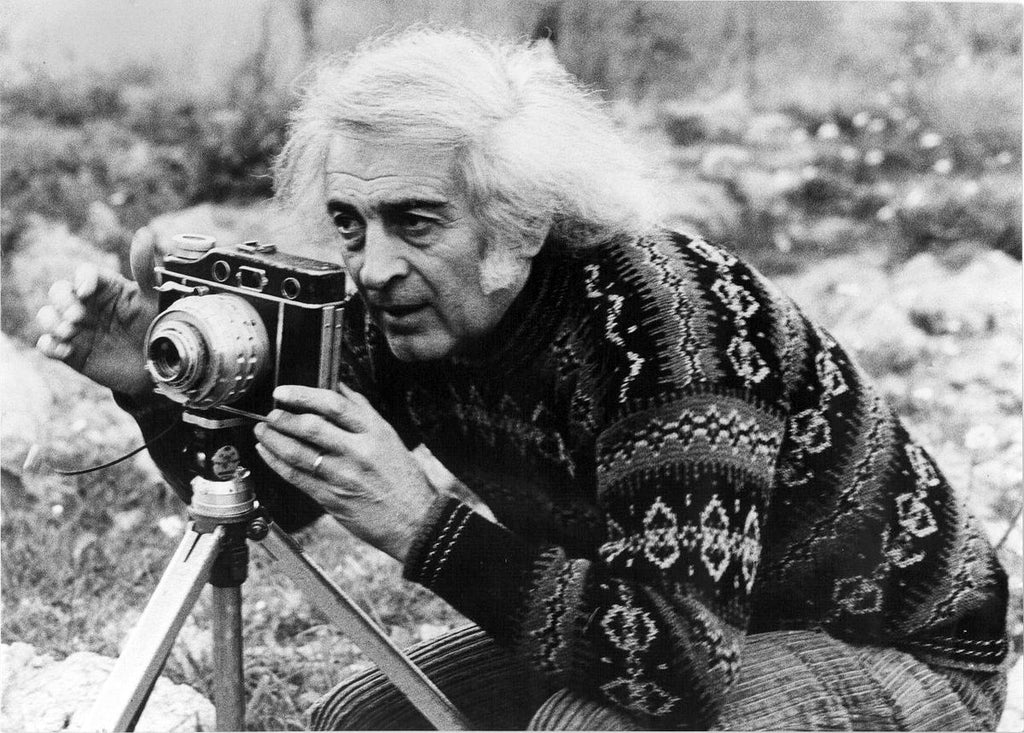 Mario Giacomelli: il maestro della fotografia italiana in bianco e nero