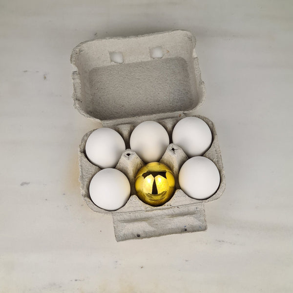 Eggs Pop (White and Gold)