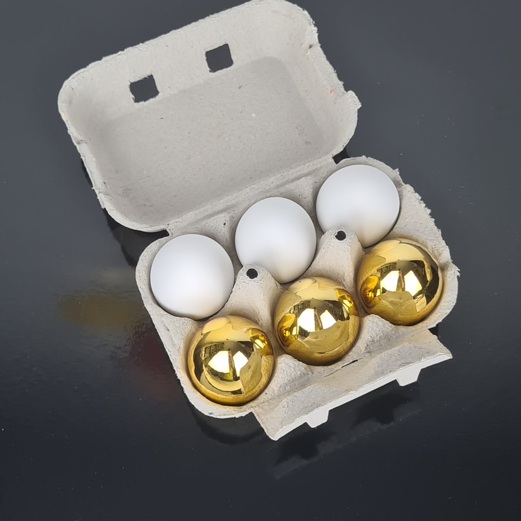 Eggs pop (3 white and 3 gold)