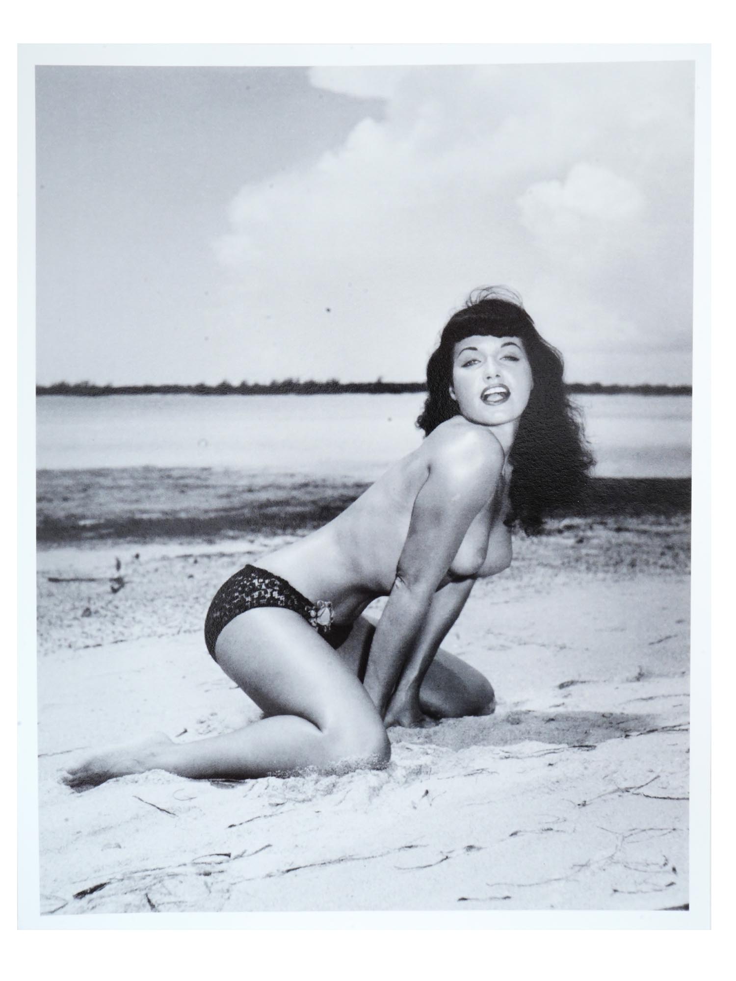 Pin-Up Bettie Page - Bunny Yeager