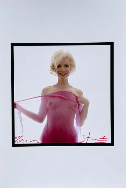 Marilyn Monroe con foulard fucsia - Bert Stern