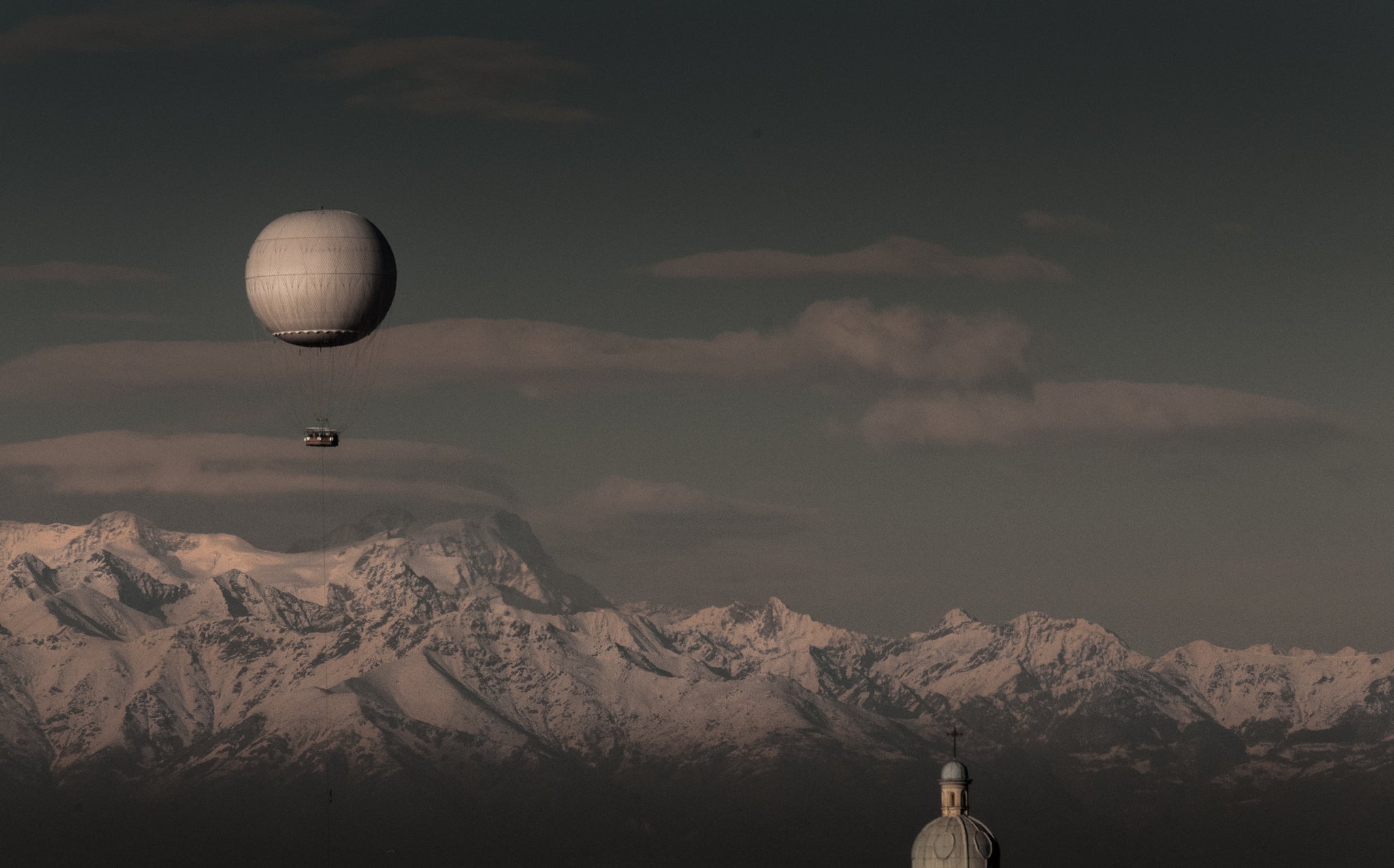 La mongolfiera (The hot air baloon)