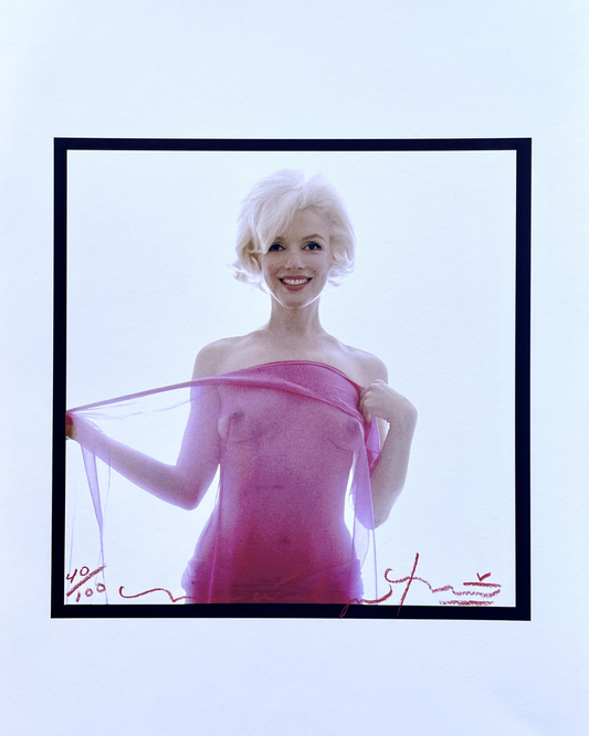 Marilyn Monroe con foulard fucsia - Bert Stern